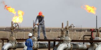 Oil Prices Decline Amid Peace Talk Prospects and U.S. Tariff Concerns