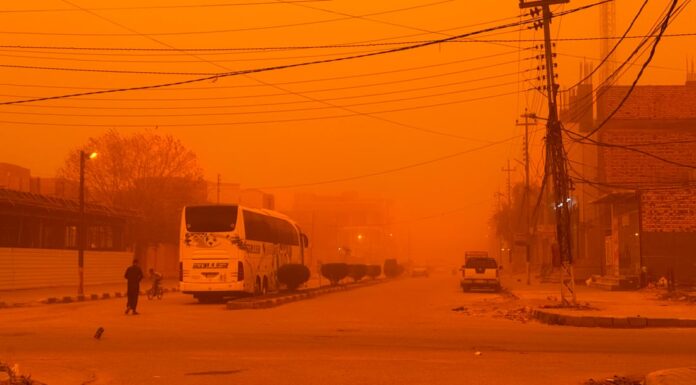 Dust Storm Hits Southern Iraq, Causing Respiratory Issues and Injuries