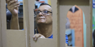 Iraqi Artist Revives Shanasheel Tradition Through Timeless Craft