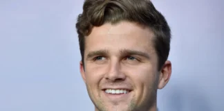 Jackson Hinkle Explores Karbala, Iraq Amid Controversy