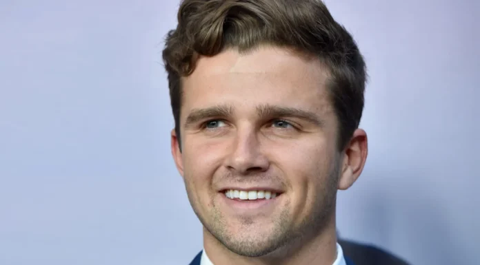 Jackson Hinkle Explores Karbala, Iraq Amid Controversy