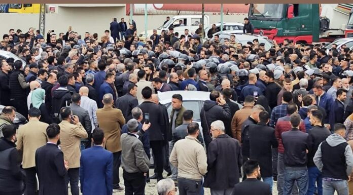 Kirkuk Teachers Demand Salaries and Announce Boycott of New School Year