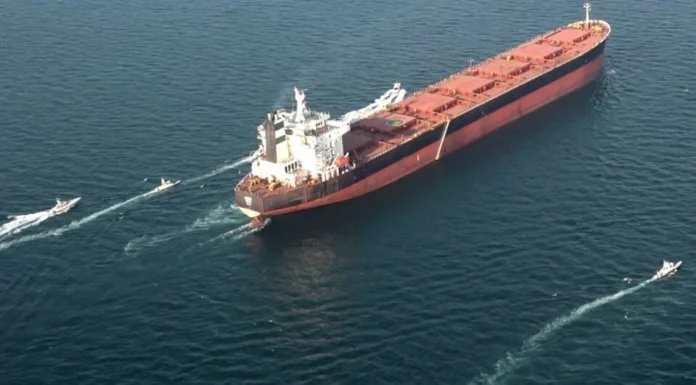 Iraq Confirms Two Oil Tankers Crossed Strait of Hormuz Amid Shipping Restrictions