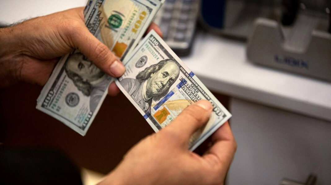 Iraq’s Dollar Surge Deepens Market Anxiety as Dinar Pressure Builds