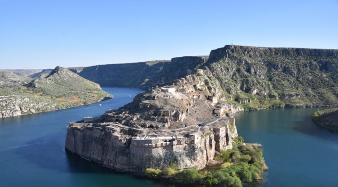 Iraq’s Euphrates River Faces Dangerous Pollution Crisis