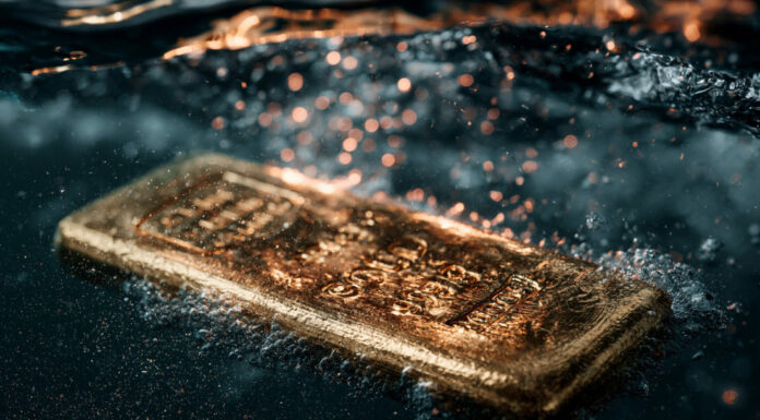 Gold Prices Tumble as Hormuz Tensions Send Oil Soaring