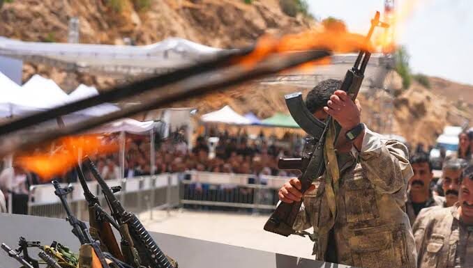 Iraqi Armed Group Sets 10 Conditions for Weapons Control Deal