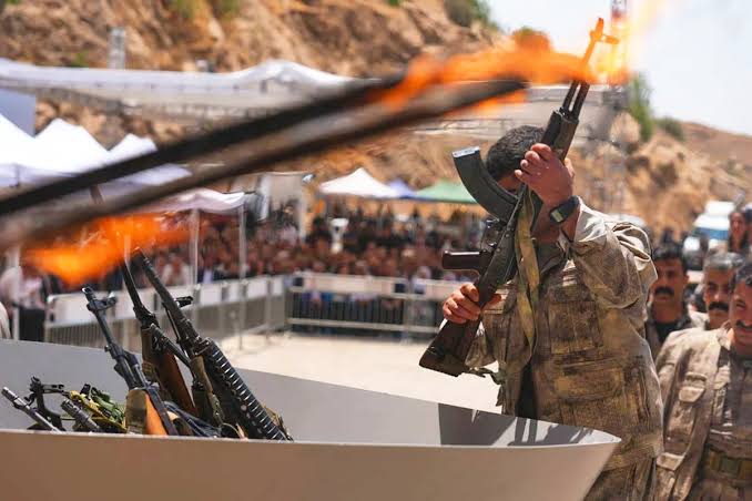 Iraqi Armed Group Sets 10 Conditions for Weapons Control Deal